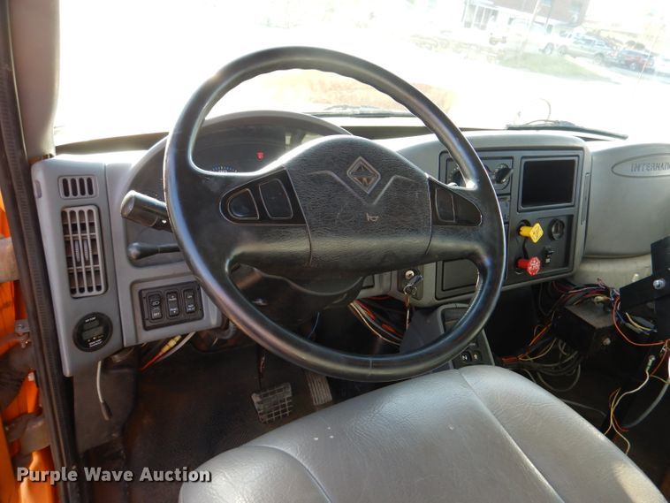 image for item DM1398 2003 International WorkStar 7400  flatbed truck