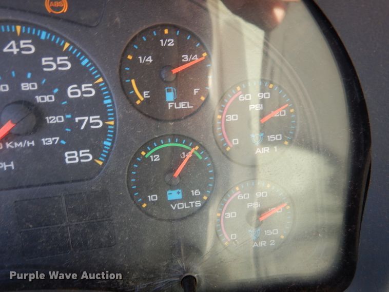 image for item DM1398 2003 International WorkStar 7400  flatbed truck