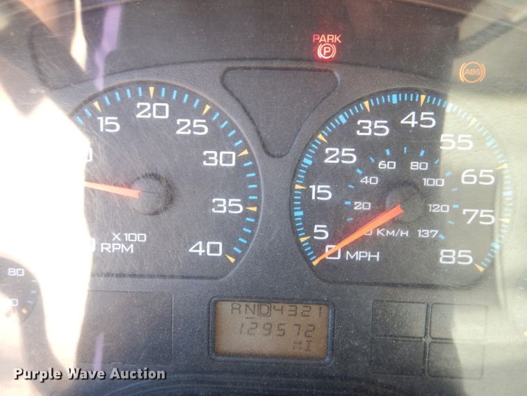 image for item DM1398 2003 International WorkStar 7400  flatbed truck