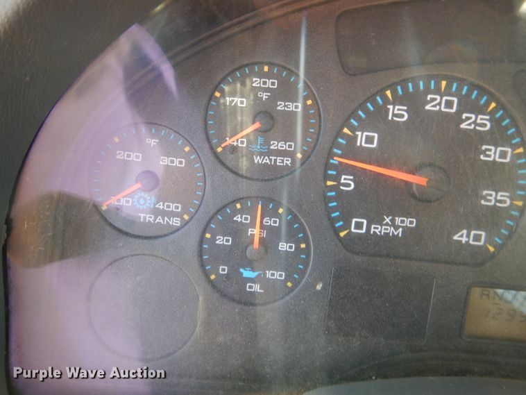 image for item DM1398 2003 International WorkStar 7400  flatbed truck