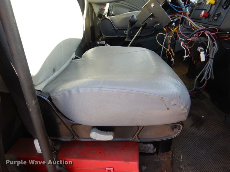 image for item DM1398 2003 International WorkStar 7400  flatbed truck