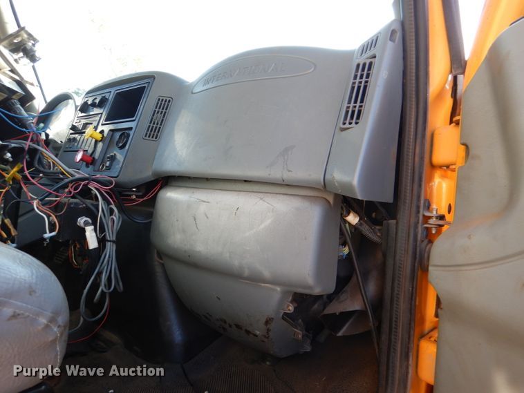 image for item DM1398 2003 International WorkStar 7400  flatbed truck