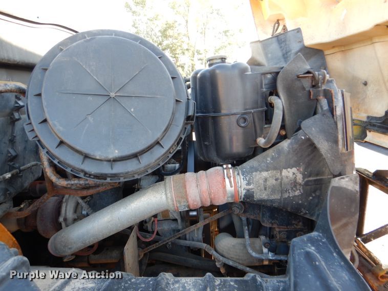 image for item DM1398 2003 International WorkStar 7400  flatbed truck