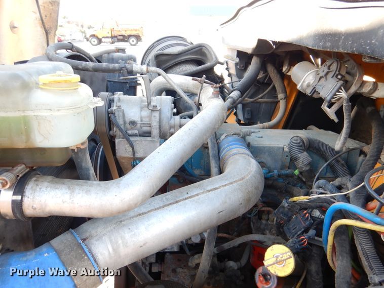 image for item DM1398 2003 International WorkStar 7400  flatbed truck