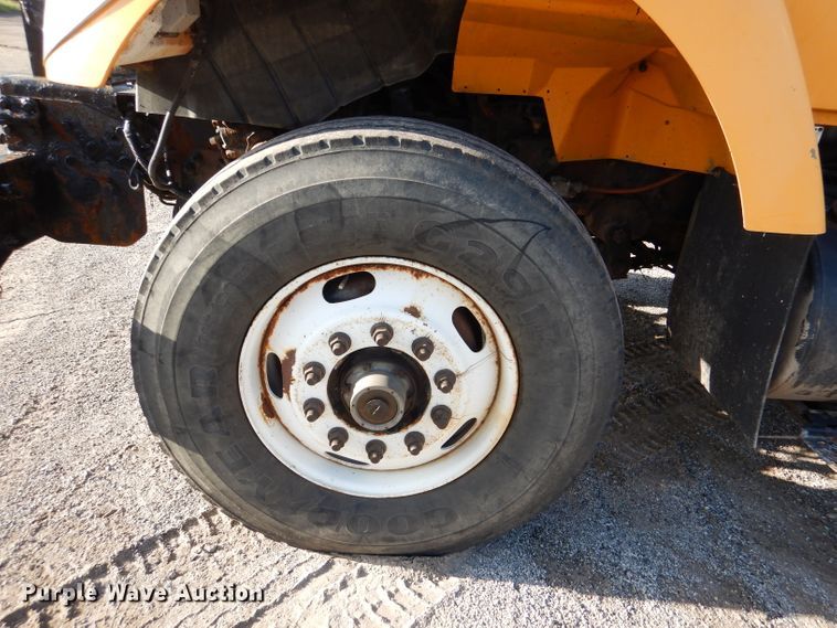 image for item DM1398 2003 International WorkStar 7400  flatbed truck