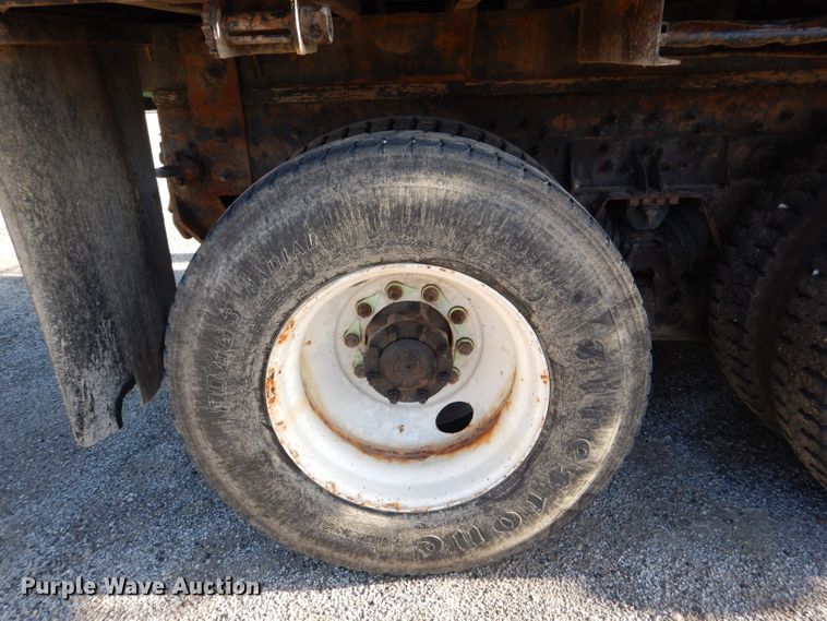 image for item DM1398 2003 International WorkStar 7400  flatbed truck