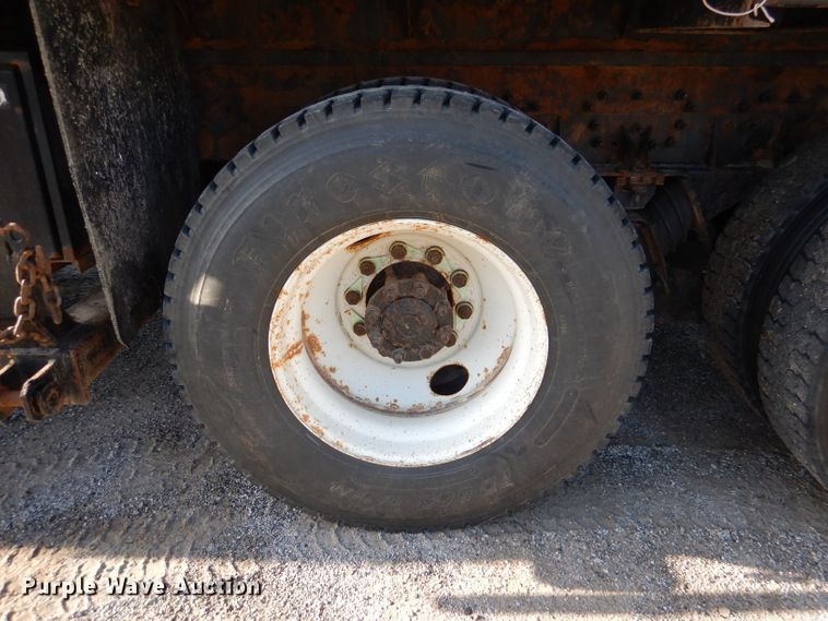 image for item DM1398 2003 International WorkStar 7400  flatbed truck