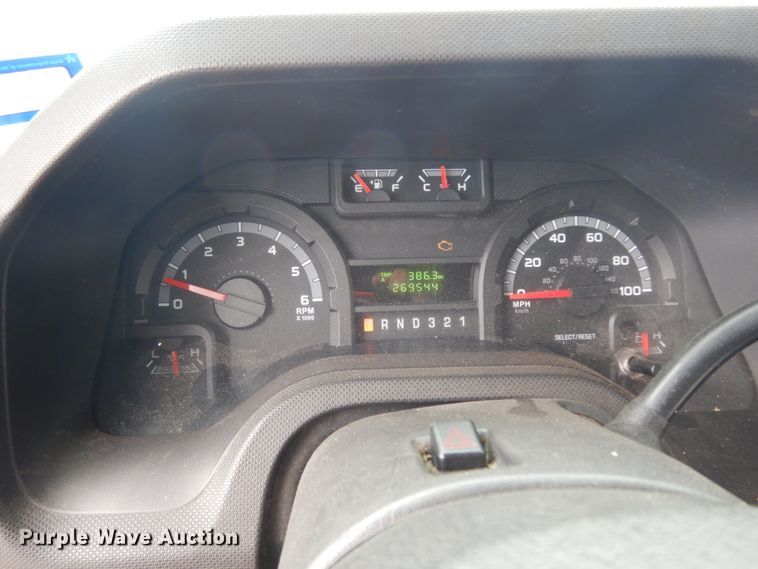 image for item DM2938 2009 Ford E450  shuttle bus