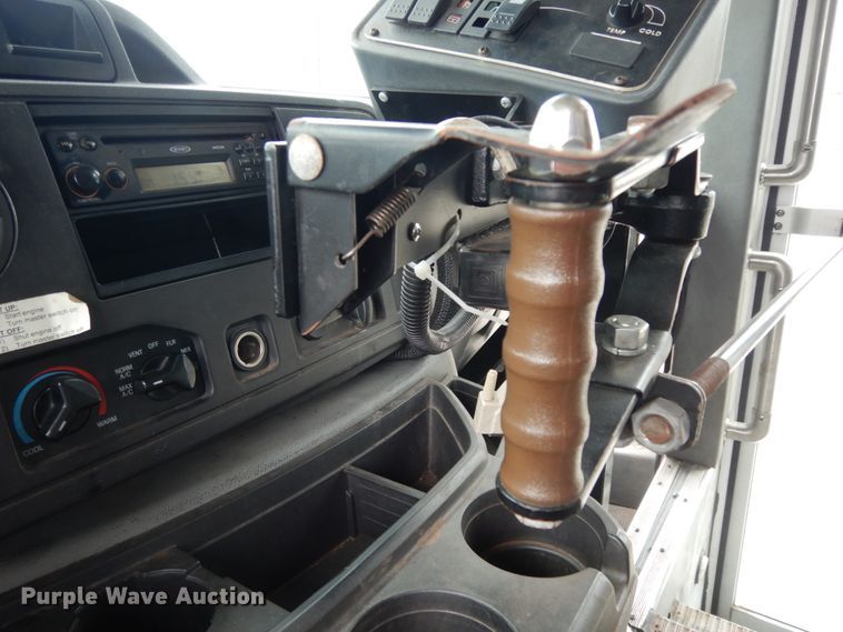 image for item DM2938 2009 Ford E450  shuttle bus