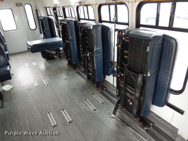 image for item DM2938 2009 Ford E450  shuttle bus