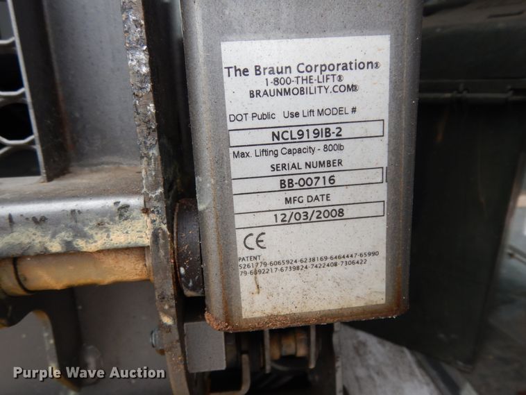 image for item DM2938 2009 Ford E450  shuttle bus