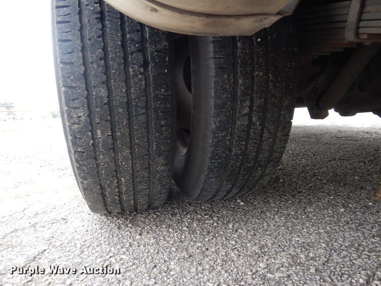 image for item DM2938 2009 Ford E450  shuttle bus