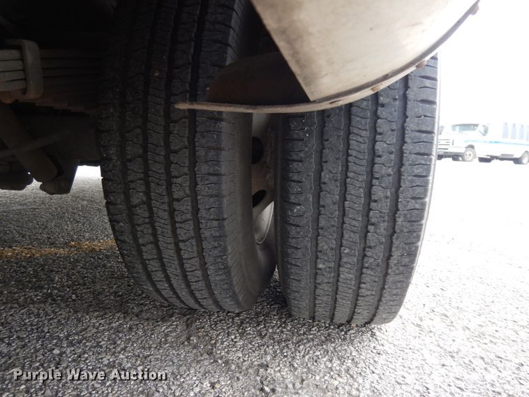 image for item DM2938 2009 Ford E450  shuttle bus