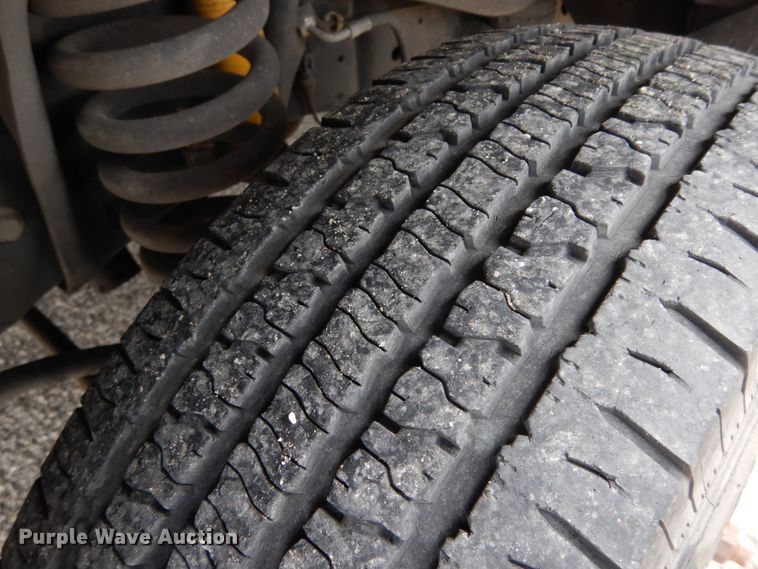 image for item DM2938 2009 Ford E450  shuttle bus