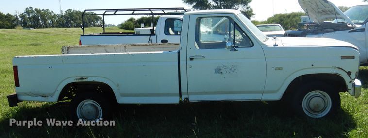 image for item DM5027 1982 Ford F100  pickup truck