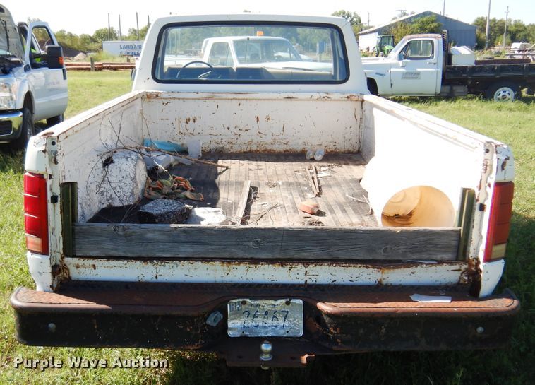 image for item DM5027 1982 Ford F100  pickup truck