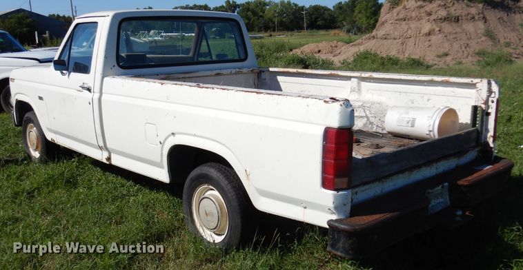 image for item DM5027 1982 Ford F100  pickup truck