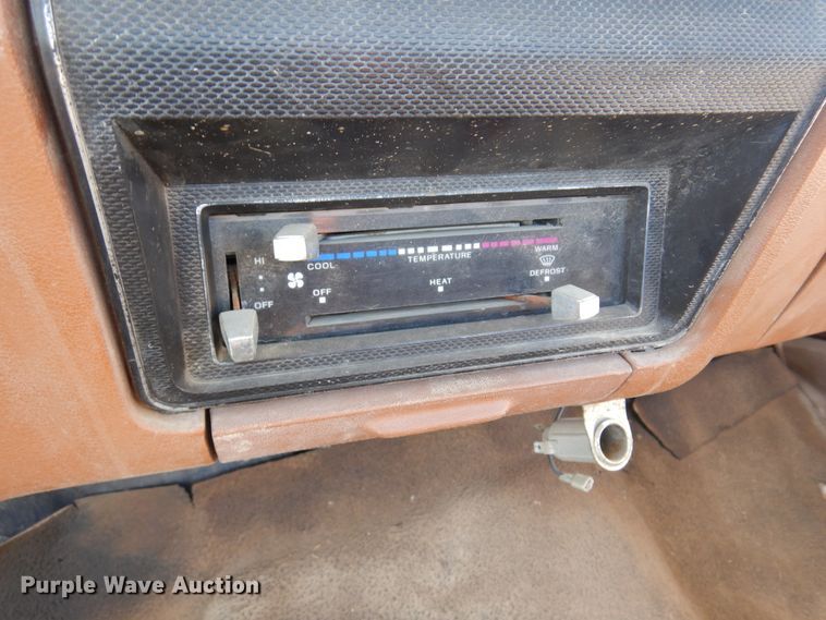 image for item DM5027 1982 Ford F100  pickup truck