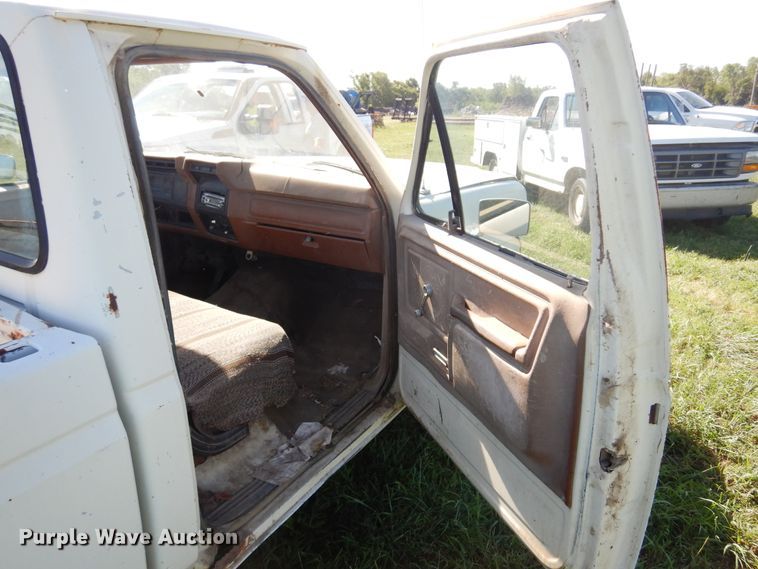 image for item DM5027 1982 Ford F100  pickup truck