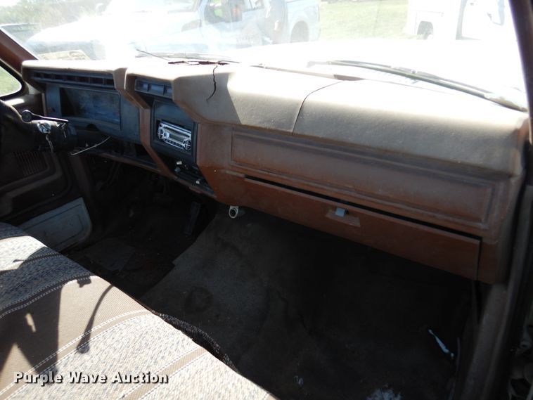image for item DM5027 1982 Ford F100  pickup truck