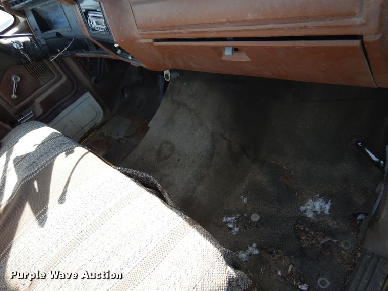 image for item DM5027 1982 Ford F100  pickup truck