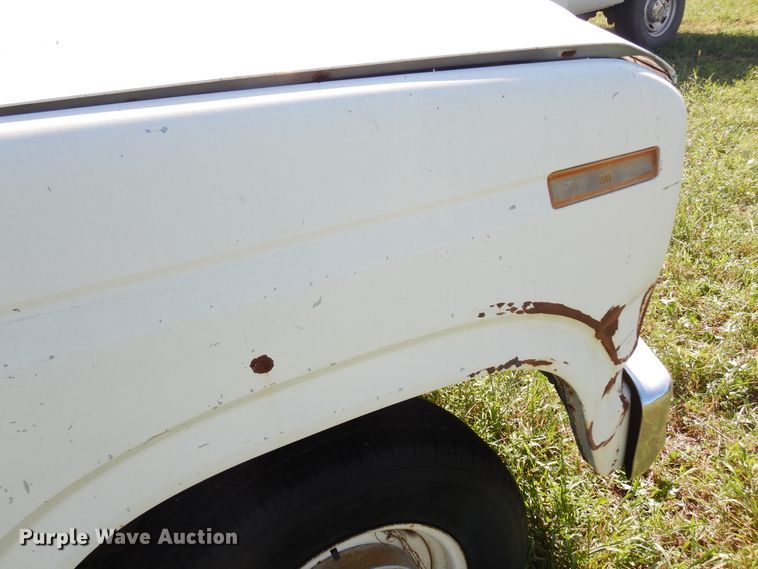 image for item DM5027 1982 Ford F100  pickup truck