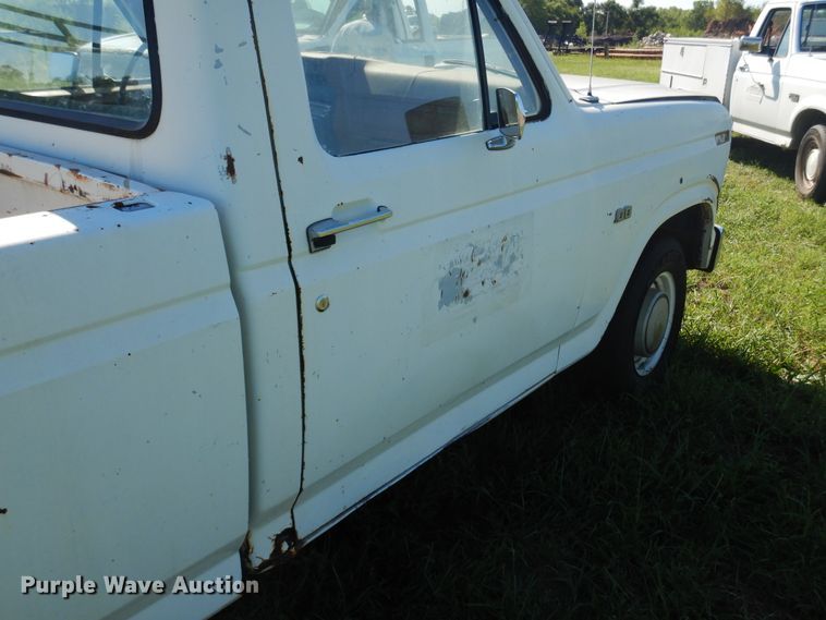 image for item DM5027 1982 Ford F100  pickup truck