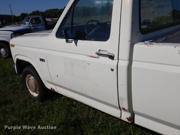 image for item DM5027 1982 Ford F100  pickup truck