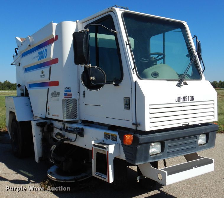 image for item DM5029 2004 Johnston 3000  street sweeper