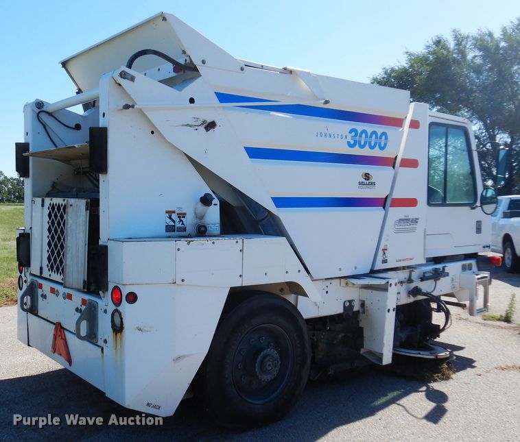 image for item DM5029 2004 Johnston 3000  street sweeper