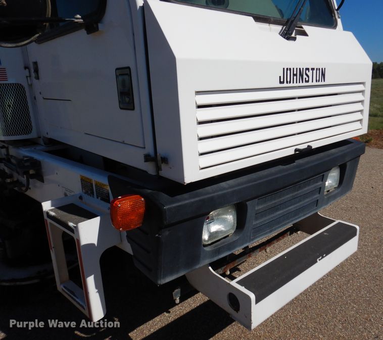 image for item DM5029 2004 Johnston 3000  street sweeper