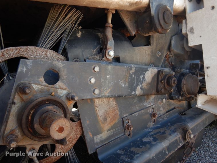 image for item DM5029 2004 Johnston 3000  street sweeper