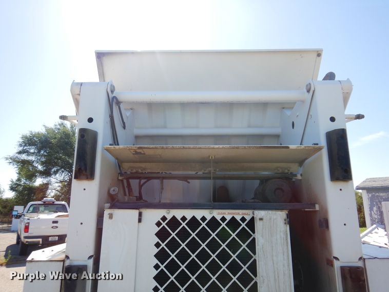 image for item DM5029 2004 Johnston 3000  street sweeper