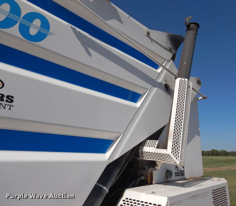 image for item DM5029 2004 Johnston 3000  street sweeper