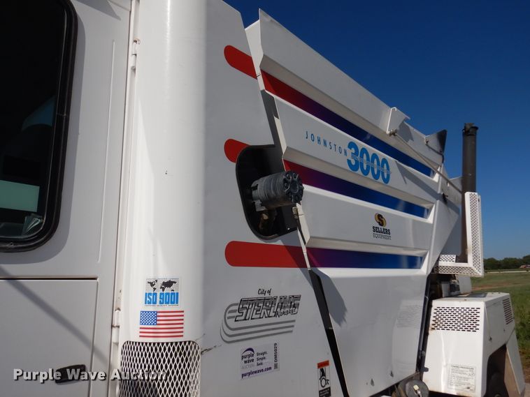 image for item DM5029 2004 Johnston 3000  street sweeper