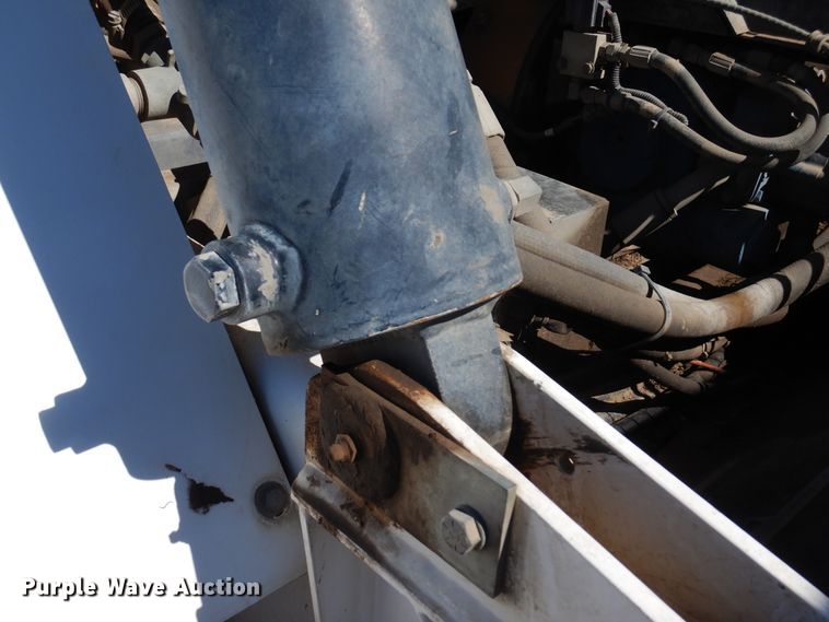 image for item DM5029 2004 Johnston 3000  street sweeper