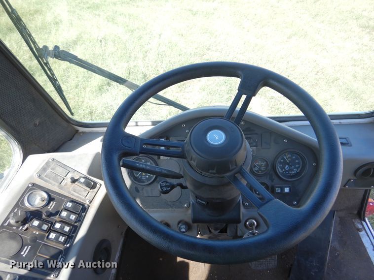 image for item DM5029 2004 Johnston 3000  street sweeper