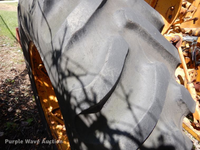 image for item DM5033 John Deere 401-B  tractor