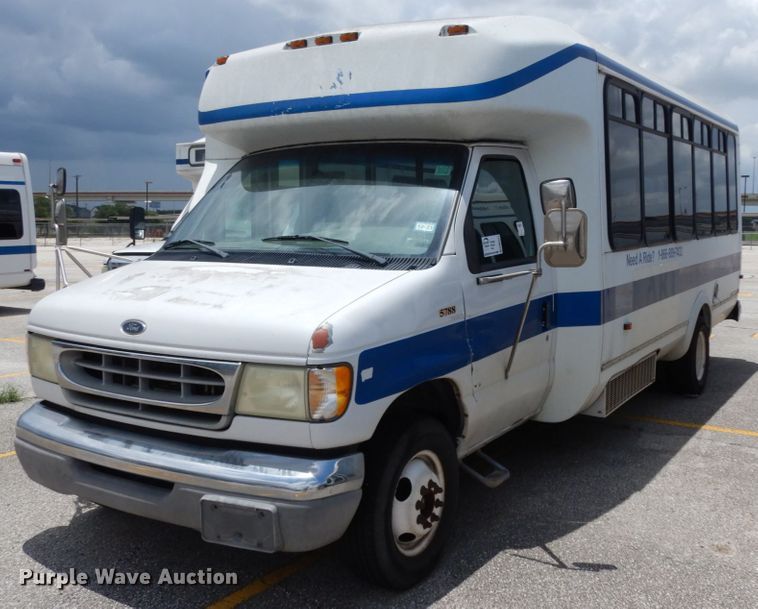 image for item DM6311 2002 Ford Econoline E450  shuttle bus