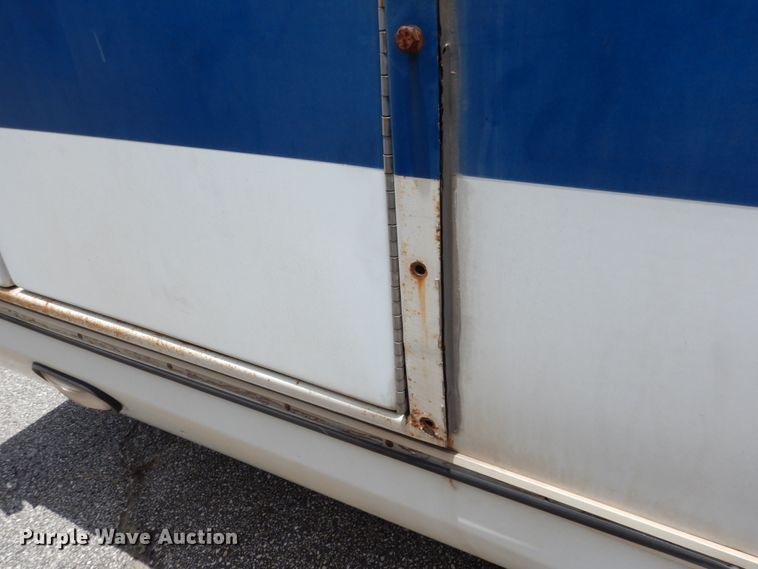 image for item DM6311 2002 Ford Econoline E450  shuttle bus