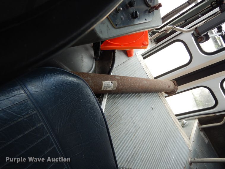 image for item DM6311 2002 Ford Econoline E450  shuttle bus