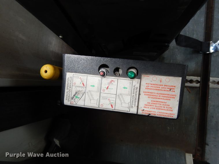 image for item DM6311 2002 Ford Econoline E450  shuttle bus