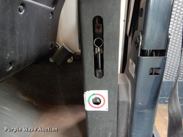 image for item DM6311 2002 Ford Econoline E450  shuttle bus