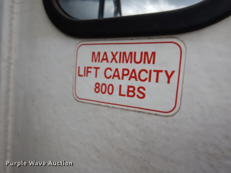 image for item DM6311 2002 Ford Econoline E450  shuttle bus