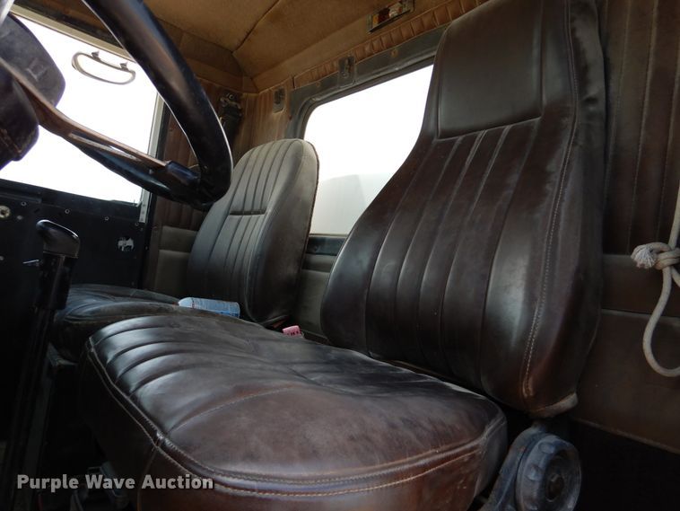 image for item DM6389 1999 Kenworth T800  water truck