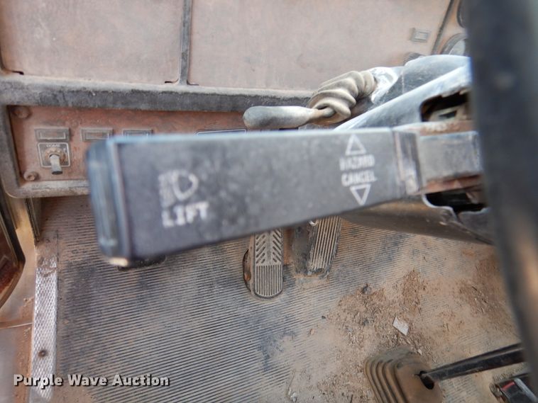 image for item DM6389 1999 Kenworth T800  water truck