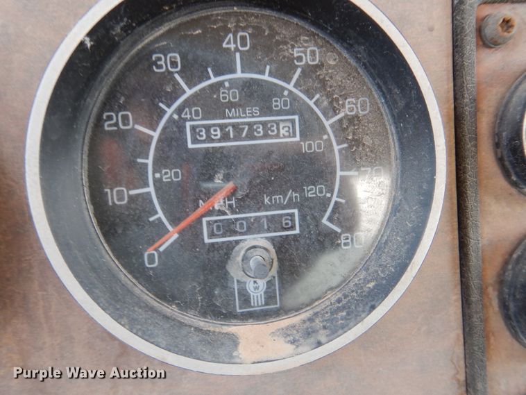 image for item DM6389 1999 Kenworth T800  water truck