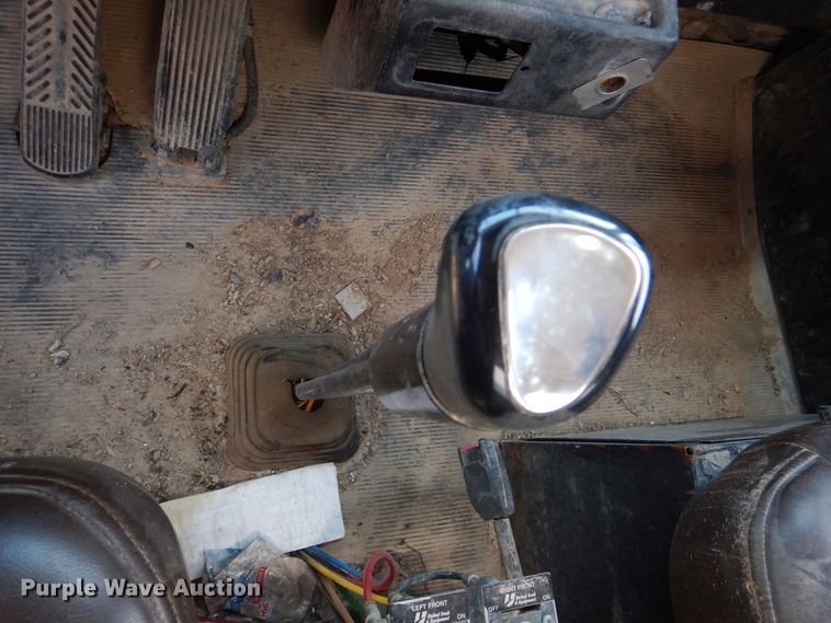 image for item DM6389 1999 Kenworth T800  water truck