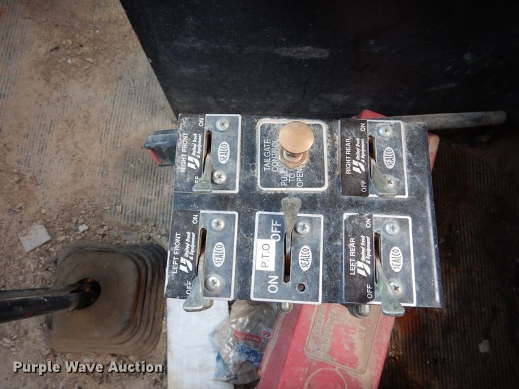 image for item DM6389 1999 Kenworth T800  water truck