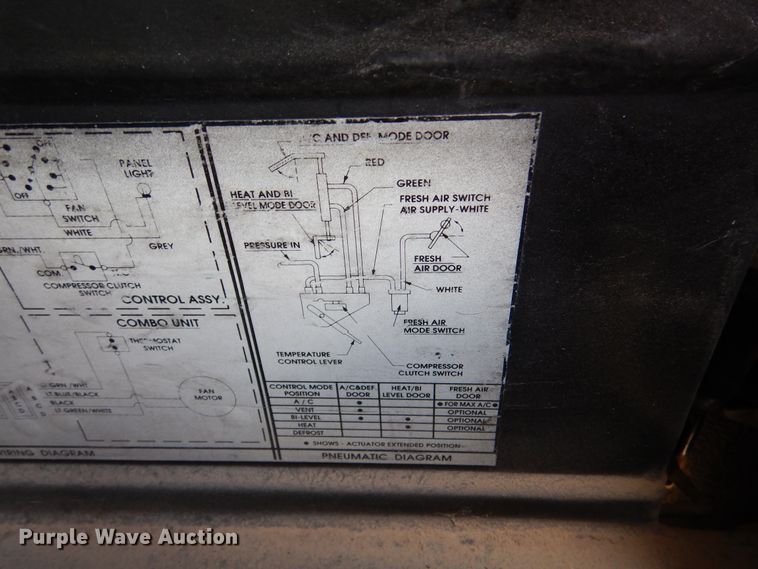 image for item DM6389 1999 Kenworth T800  water truck
